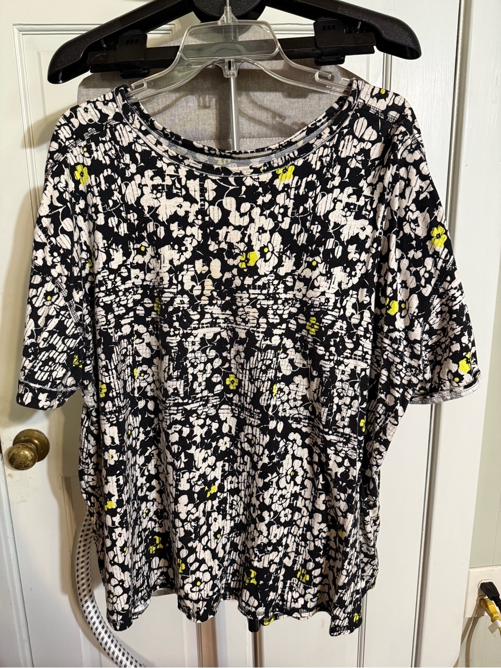 Women’s 3X Westbound Black and White Floral Print Top with Yellow Accents